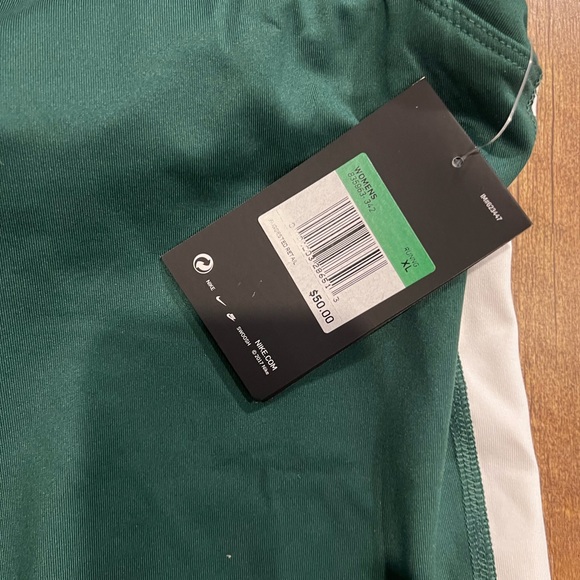 Nike Women’s XL Activewear Bundle lot 3 pieces NEW - Picture 9 of 9